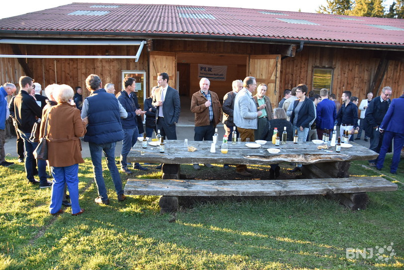 Grillade automnale pour le lancement de la campagne du PLR JB à la Loge de la Chaux.