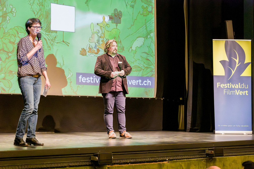 Sophie Michaud (présidente du FFV Sion) et Nicolas Guignard (directeur et fondateur du FFV) lors de la cérémonie d'ouverture du Festival du film vert (FFV). (Photo : Raphaël Fiorina).