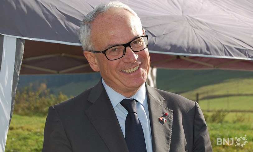 Le président général du souvenir français Serge Barcellini ravi de découvrir le parcours Bourbaki aux Verrières.