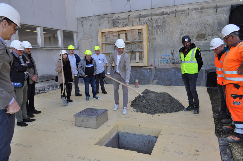 La symbolique pose de la première pierre s’est faite ce jeudi matin à La Sombaille. (Photo : Home de La Sombaille).