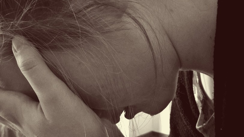 femme qui pleure