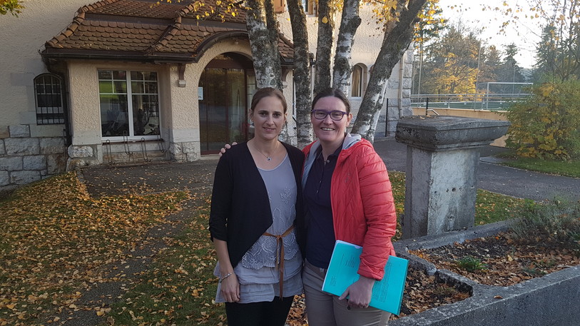 Véronique Houriet et Sara Mariuzzo-Richard, deux mamans qui ont décidé de s'opposer à la décision du Conseil communal loclois.