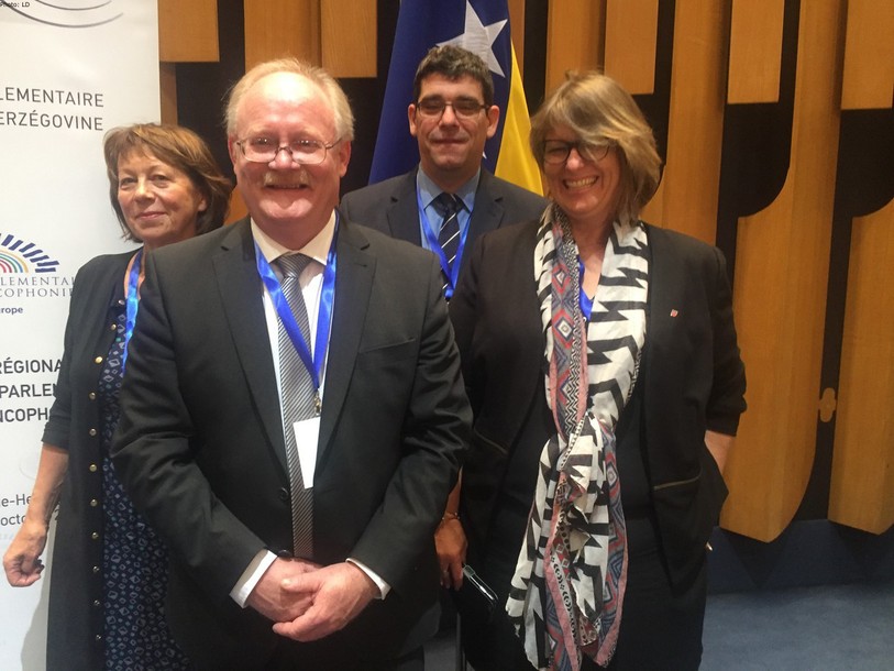 Pierre-André Comte, au premier plan, accompagné d'Erica Hennequin (à gauche), Géraldine Beuchat et Serge Caillet.