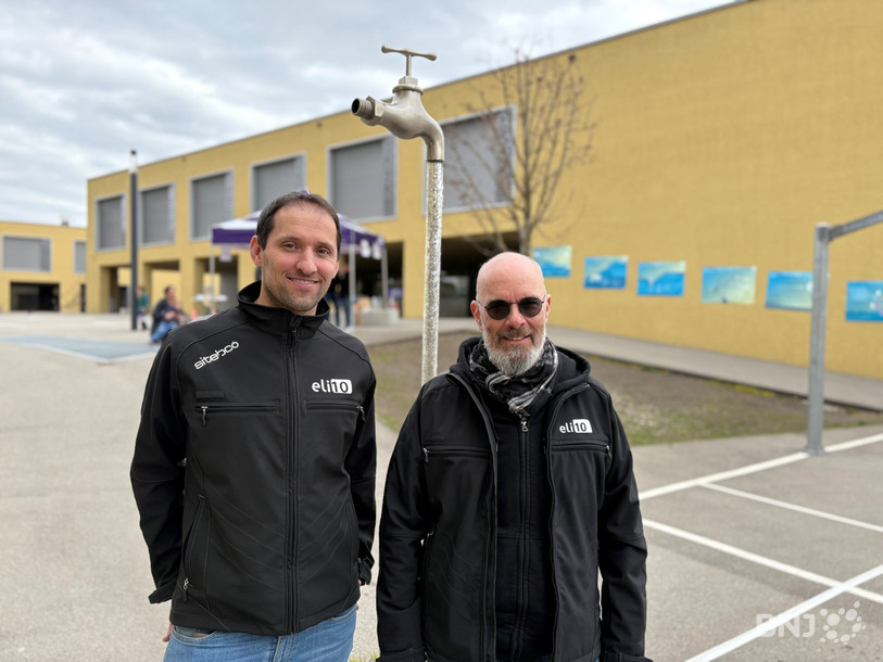 Pour célébrer la journée mondiale de l'eau, Eli10 avait dépêché à St-Blaise son responsable du service de l’eau potable, Raphaël Jeanrichard et son directeur business développement, Eric Michel.