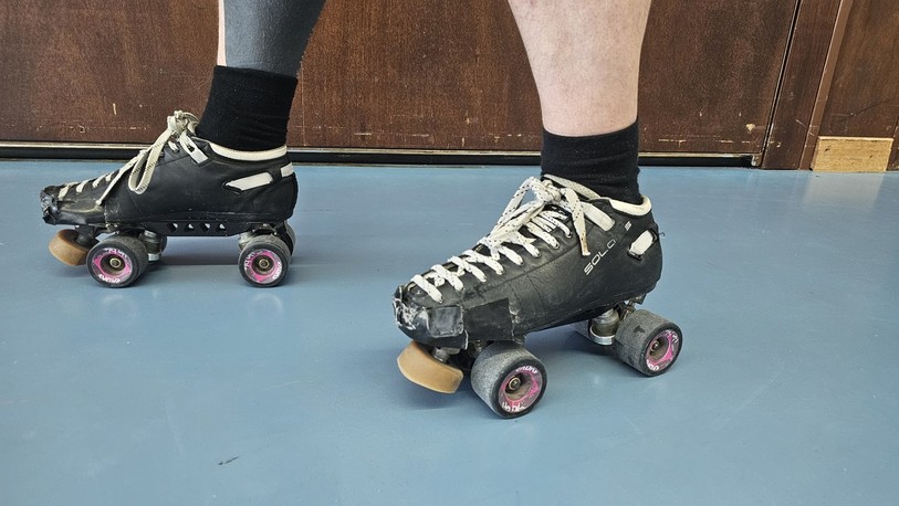 Ce sont ces patins à roulettes qui sont utilisés en roller derby.