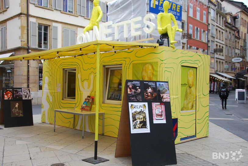 La billetterie du festival international MarionNEttes a pris ses quartiers au centre ville de Neuchâtel.