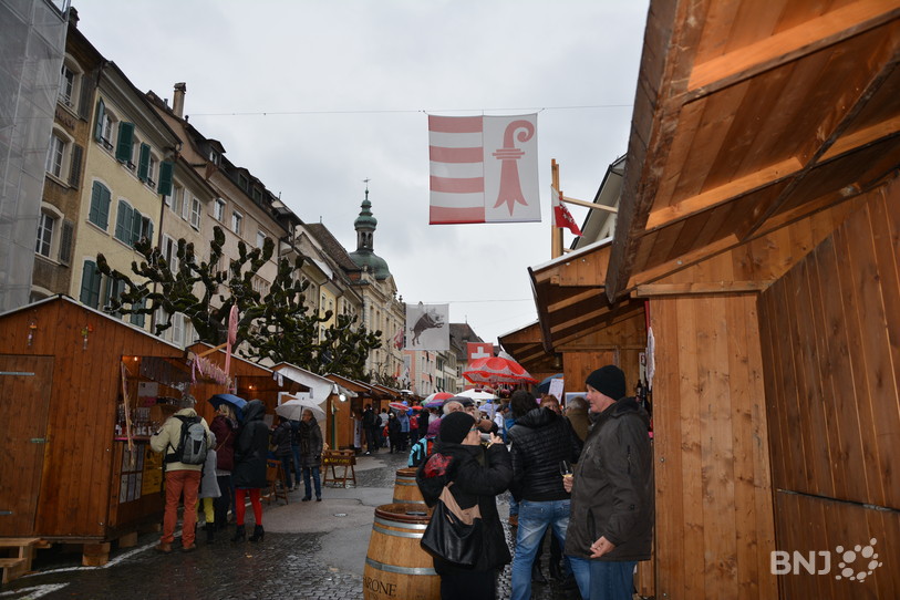 Le marché de la St-Martin s'étend sur plusieurs rues à Porrentruy.