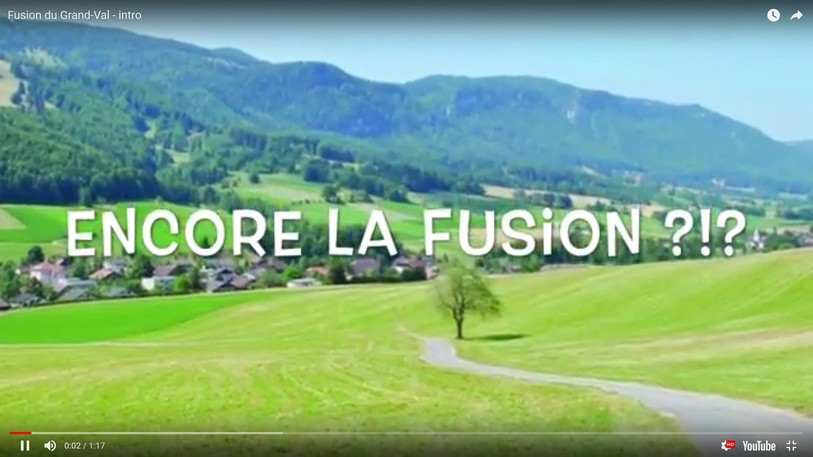 Les vidéos informatives réalisées par le comité de pilotage de la fusion suscitent des critiques.