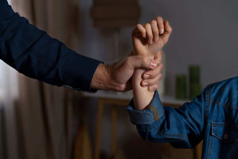 Le Canton de Neuchâtel veut renforcer son dispositif pour lutter contre les violences domestiques. (Photo d'illustration libre de droits)
