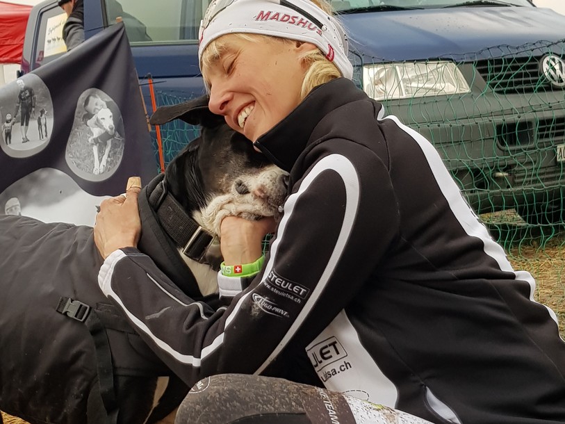 Séverine Boillat et Tymon à l'arrivée de leur dernière course