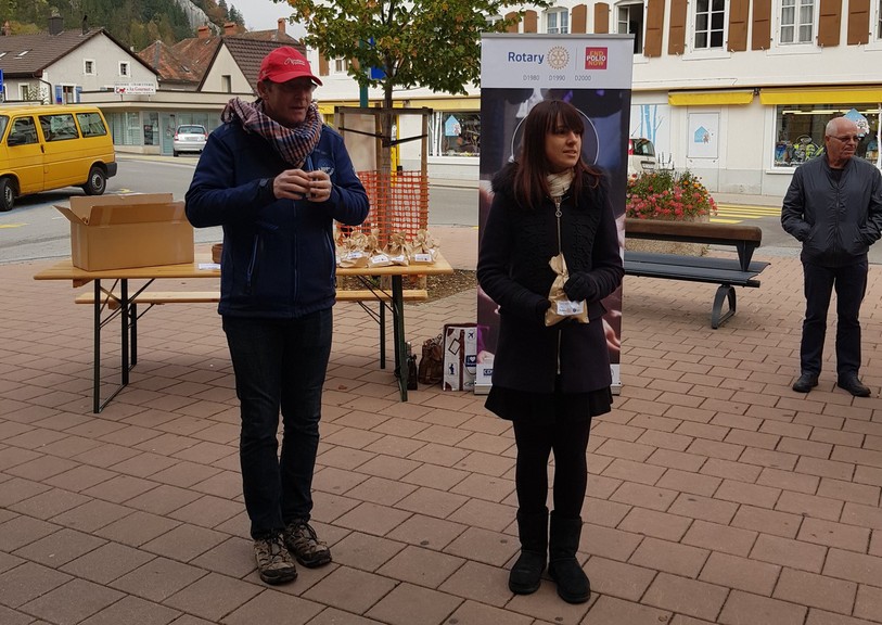 Une des actions qui ont permis au Rotary Club Val-de-Travers de récolter plus de 13'000 francs pour lutter contre la polio.