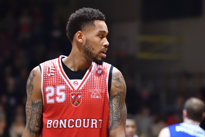 20 rebonds, 15 points et 5 blocs pour Amir Williams, auteur d'une prestation défensive remarquable.