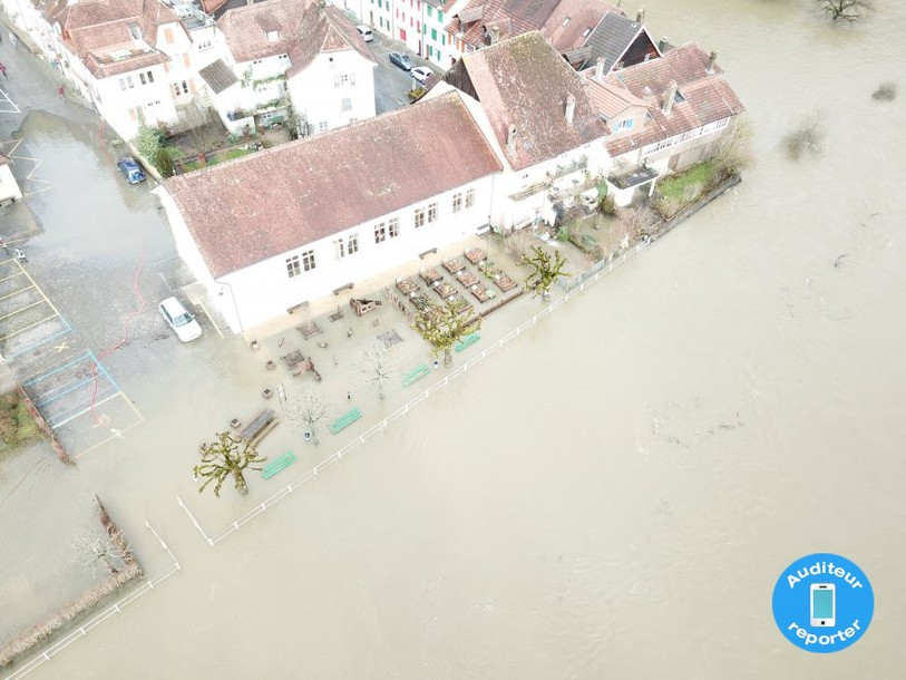 Les eaux du Doubs ont envahit une partie de la basse ville