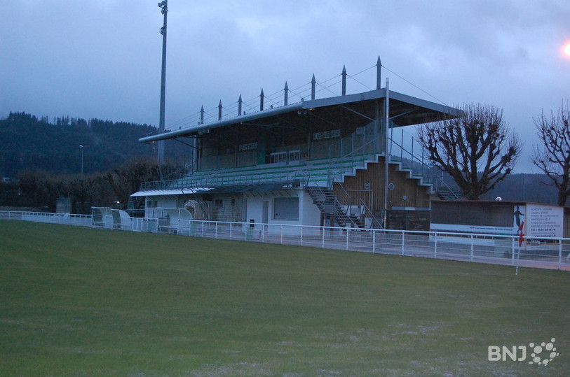 La tribune du stade Paul-Robbe de Pontarlier et tout le tour du terrain seront noirs de monde samedi.