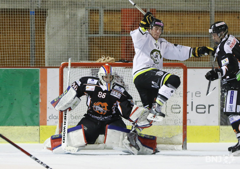Le gardien du HC Tramelan Raphaël Gigon a capitulé à cinq reprises face à Sarine-Fribourg (photo : Mauricette Schnider)