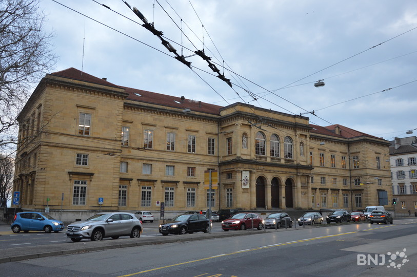 Le Collège latin qui abrite la Bibliothèque publique et universitaire de Neuchâtel.