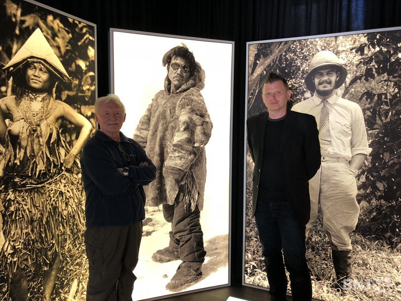 Peter Irniq, dignitaire inuit (à gauche) et Yann Laville, conservateur-adjoint du MEN, se sont penchés sur des enregistrements sonores. 