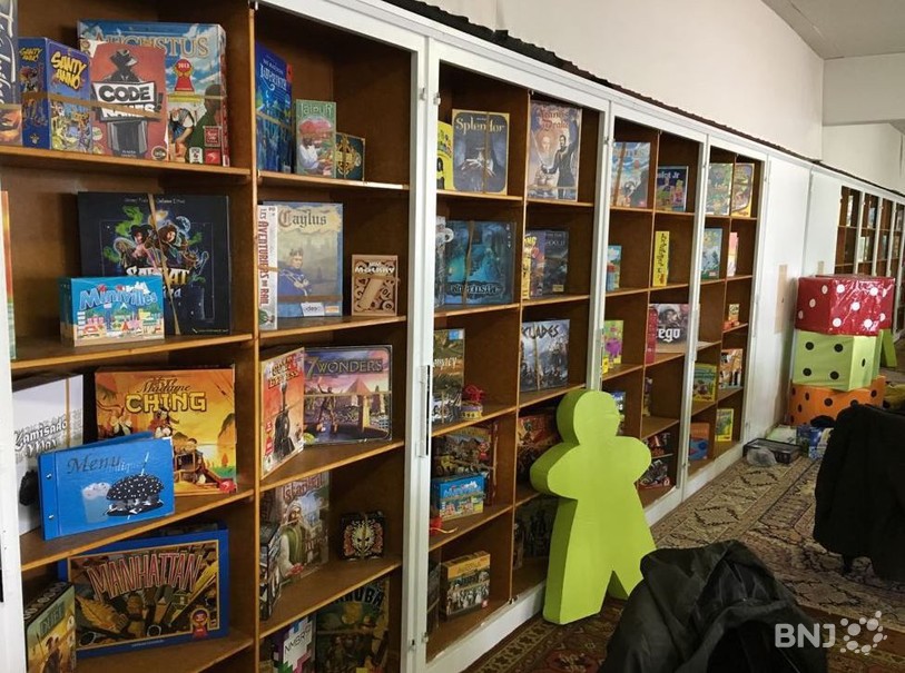 Des jeux à la pelle.