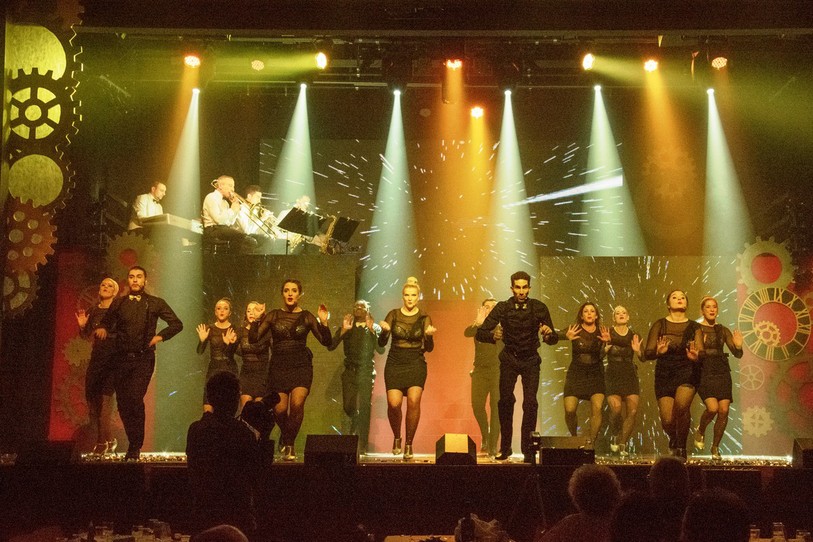 La troupe de Saintimania au moment du bouquet final. (Photo Olivier Trummer)