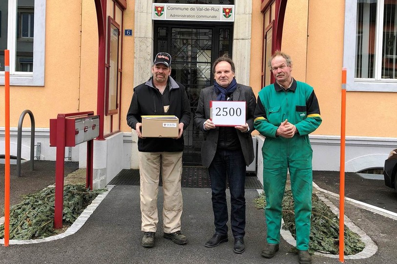 L'UDC du Val-de-Ruz a récolté plus de 2'500 signatures. Photo: UDC Val-de-Ruz.
