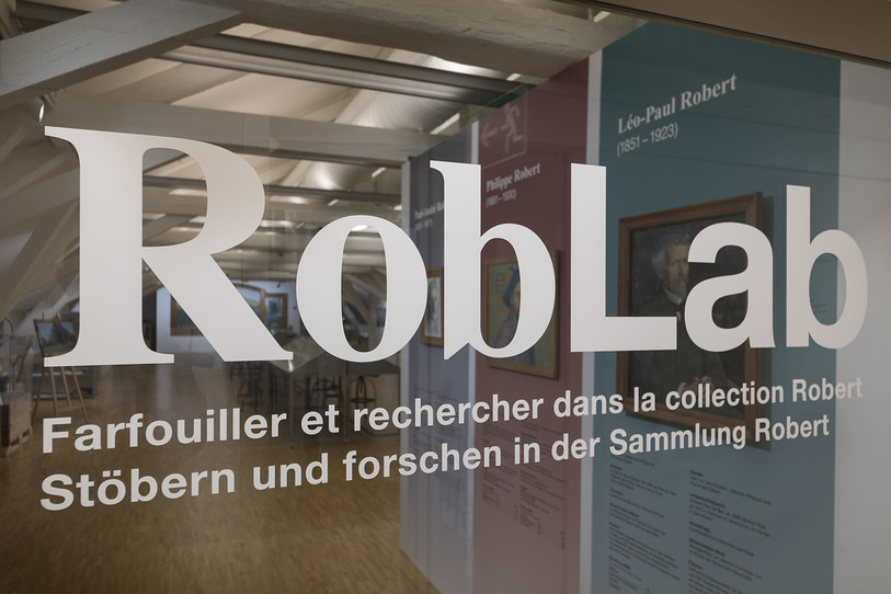 L'exposition présente les 3'000 œuvres des artistes (photo : nmbiel.ch)