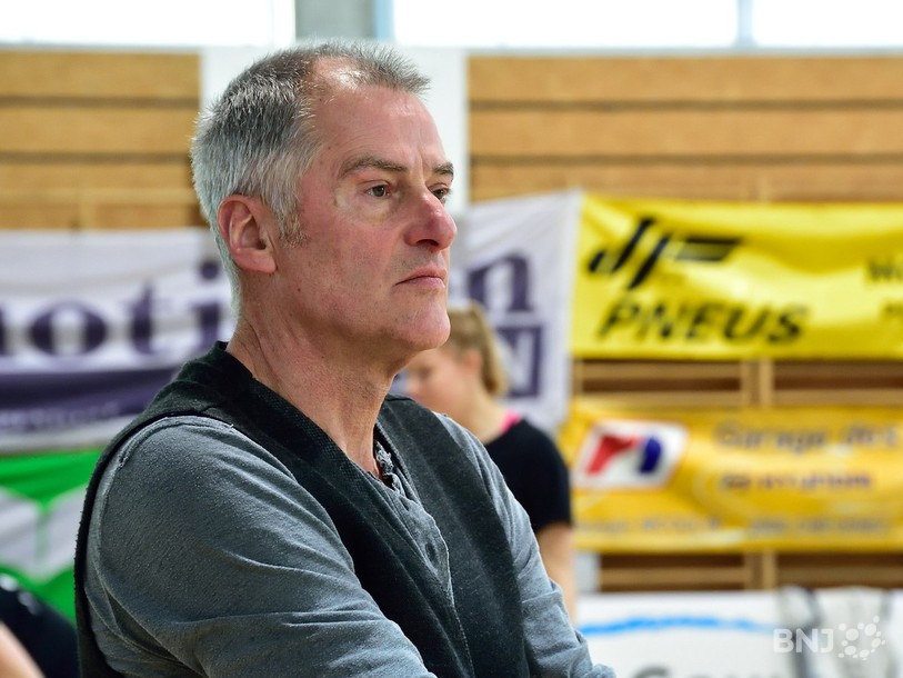 L'entraîneur néerlandais Hans Bexkens n'a pas su trouver la solution dimanche