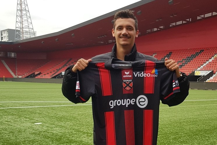 Le Brésilien Bruno Mota a fait connaissance avec son nouveau stade. (Photo Neuchâtel Xamax FCS)