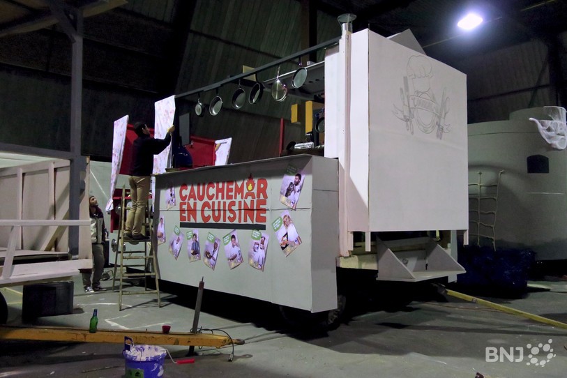 Construction de chars de carnaval