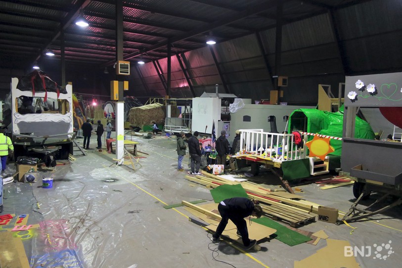 Construction de chars de carnaval