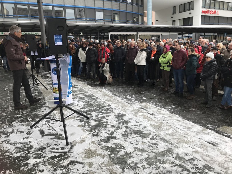 PLus de 300 personnes se sont réunies sur la Place Espacité. (Photo: comité d'organisation)