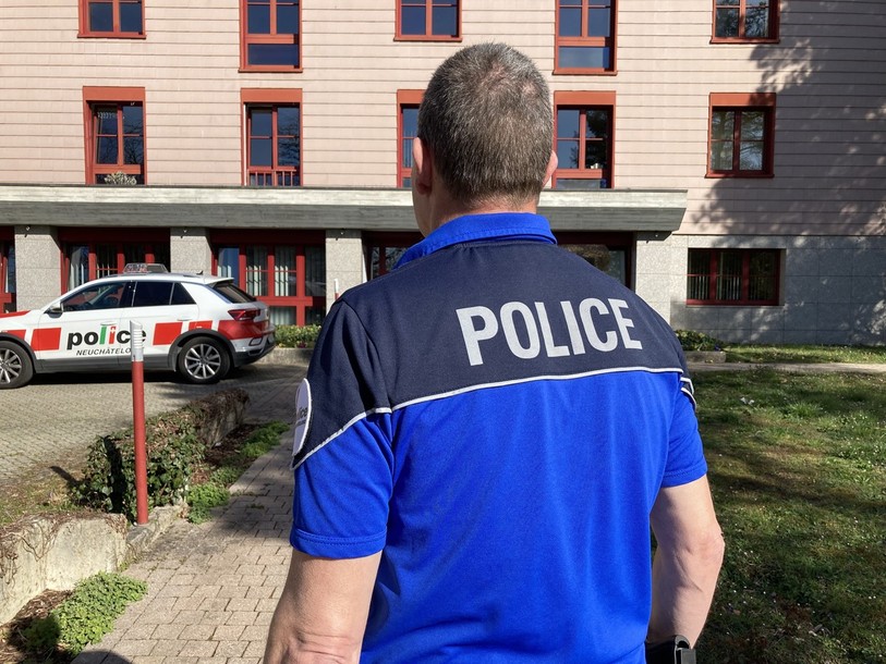 La Police neuchâteloise appelle à la vigilance face aux escroqueries aux faux policiers-banquiers, qui continuent de faire des victimes dans le canton. (image d'archives)