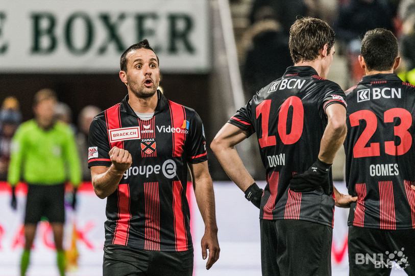 Raphaël Nuzzolo, ici à gauche, a marqué son 17e but de la saison.