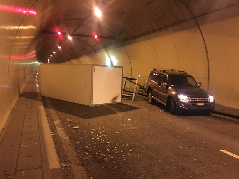 Accident, remorque, Sonceboz, tunnel