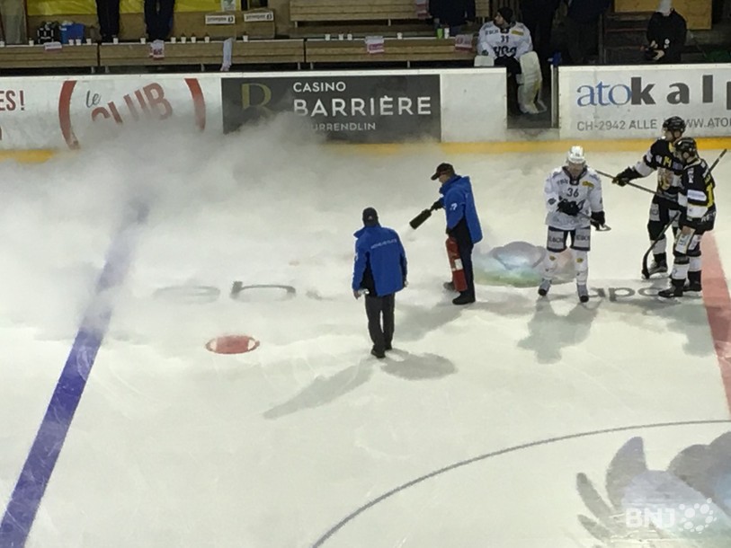 Il a même fallu recourir à un extincteur pour réparer la glace du Voyeboeuf !