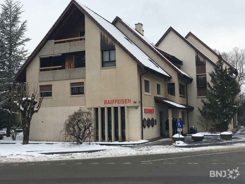 Le site de Courrendlin de la Banque Raiffeisen Région Delémont a été le théâtre d'un braquage vendredi