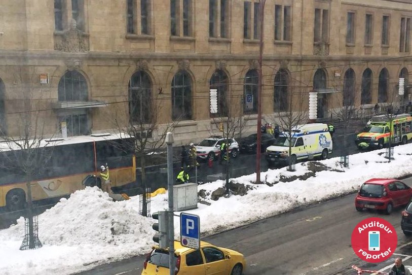 Un bus a été impliqué dans l'accident.