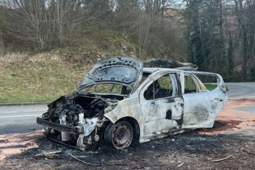 La circulation a été interrompue entre Bourrignon et Lucelle mardi matin. (Photo : Police cantonale jurassienne).