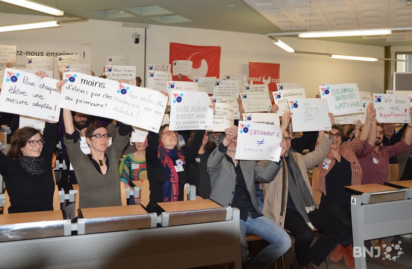 Les enseignants réclament le droit de pouvoir... enseigner.