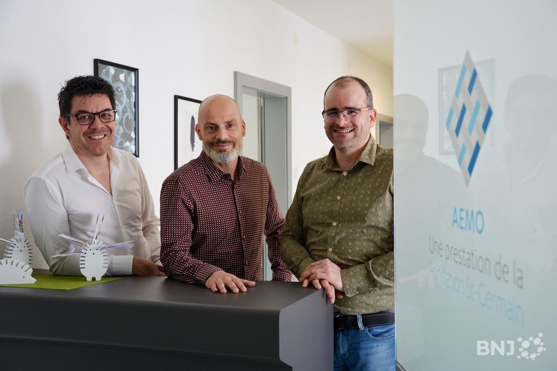 Stéphane Brugnerotto, président de la Fondation St-Germain, Philippe Eggertswyler, directeur, et Alain Gerber, responsable de l'AEMO, ont inauguré les nouveaux locaux de la Fondation au Quai de la Sorne à Delémont.