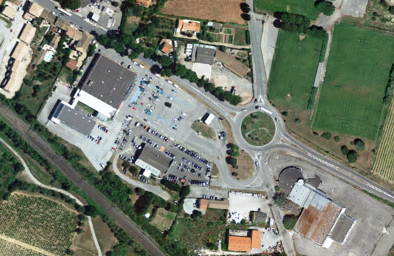 La prise d'otages s'est produite dans un supermarché à Trèbes, dans le sud-ouest de la France (image : Google Street View)