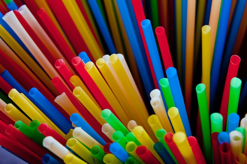 pailles de toutes les couleurs