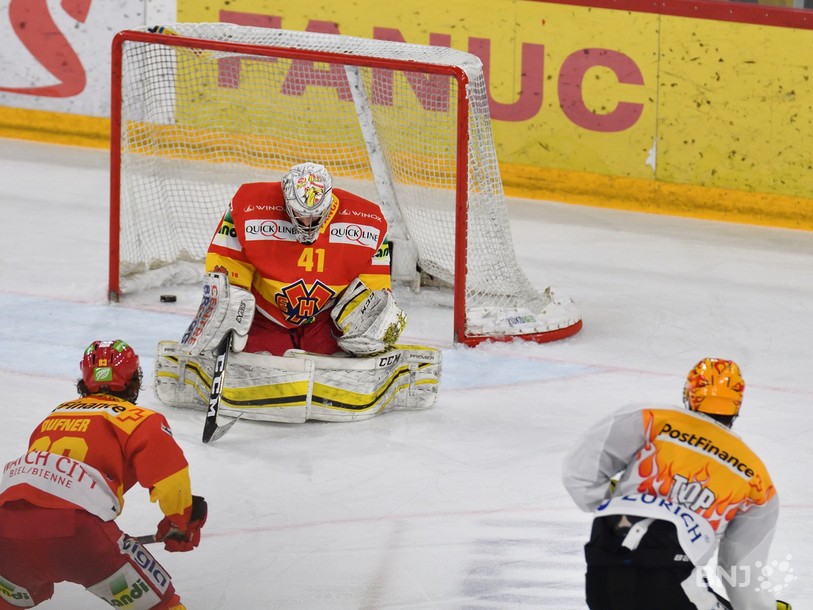 Lapierre ouvre le score, le début d'un cauchemard qui verra Lugano inscrire trois buts en moins de trois minutes.
