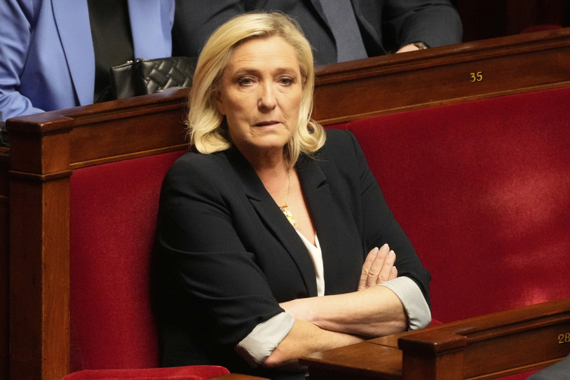 Selon la décision rendue lundi, Marine Le Pen ne devrait pas pouvoir se présenter à l'élection présidentielle de 2027. (Photo : AP Photo/Michel Euler).