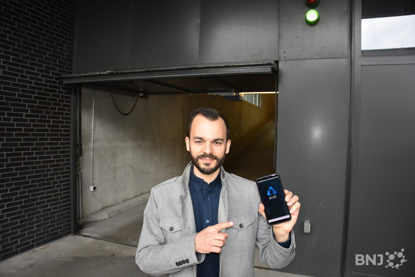 David Corrêa nous a montré mardi matin le fonctionnement de son application devant son immeuble.
