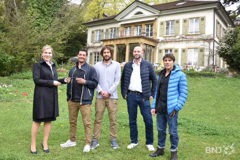 La conseillère municipale Silvia Steidle, le chef Philippe Berthoud et l'équipe de Scratch Reto Bloesch, Patrick Weiss et Olivier Paratte (de gauche à droite)