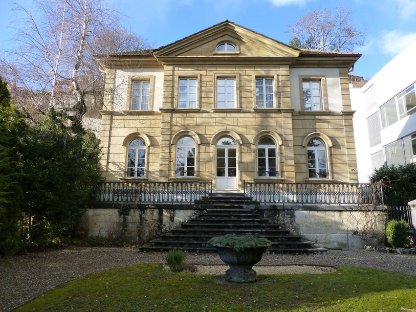 Ce bâtiment historique, propriété du canton de Berne situé au fabourg du Lac est le siège du CAF. Photo: CAF