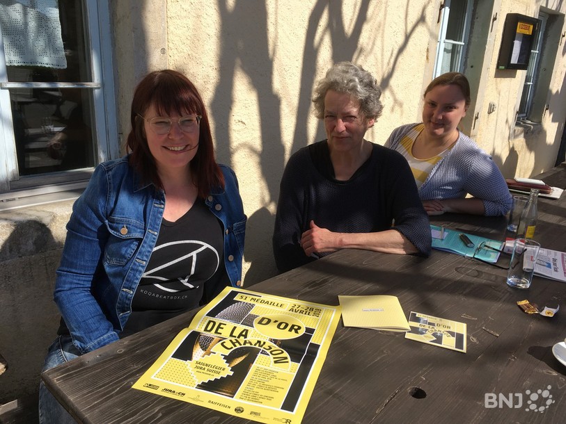 Valérie Boillat, Claudine Donzé et Alexia Steiger ont présenté le programme de cette 51ème édition de la Médaille d'or de la chanson française