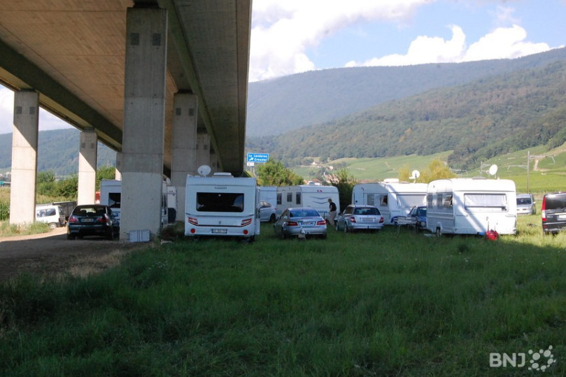 Les gens du voyage s'estiment stigmatisés par la loi neuchâteloise. Photo : archives.