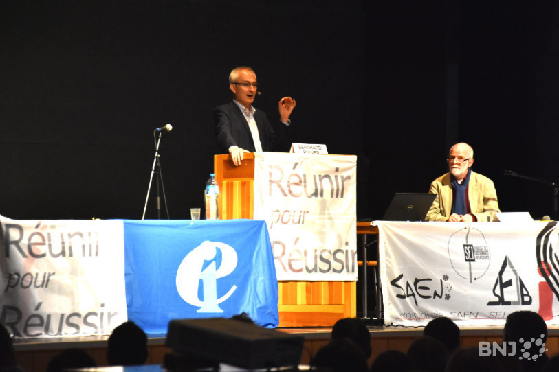 Bernhard Pulver a présenté son projet mardi matin à Tramelan, dans le cadre de la 18ème Journée syndicale des enseignants francophones bernois