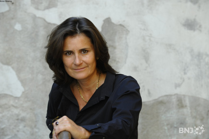 La metteuse en scène et directrice de théâtre, Anne Bisang, actuelle directrice artistique du Théâtre populaire romand de La Chaux-de-Fonds, a reçu l'un des cinq Prix suisses du théâtre décernés par l'Office fédéral de la Culture